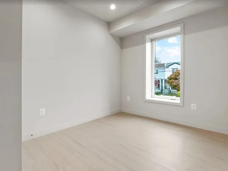 4712 Sheriff Rd NE — Photo 3