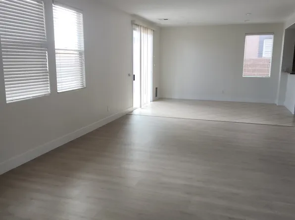 468 Lacabana Beach Dr, Las Vegas, NV