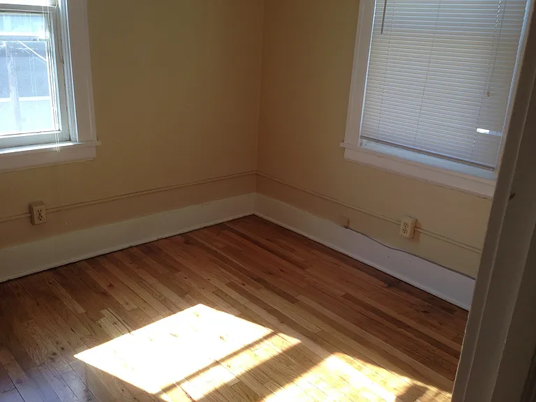 1722 Grand Ave S — Photo 3