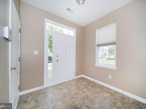 5th image of 43 W Worthington Blvd