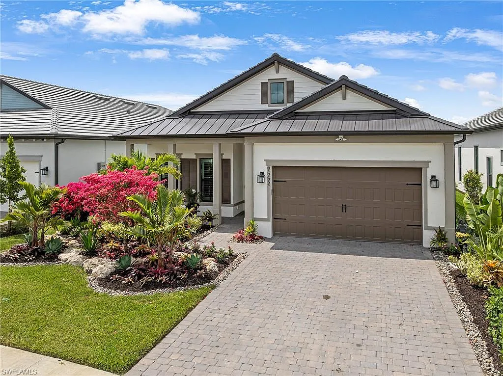 3 bed, 3.0 bath, 2366 sqft, $6,800 — Photo 2