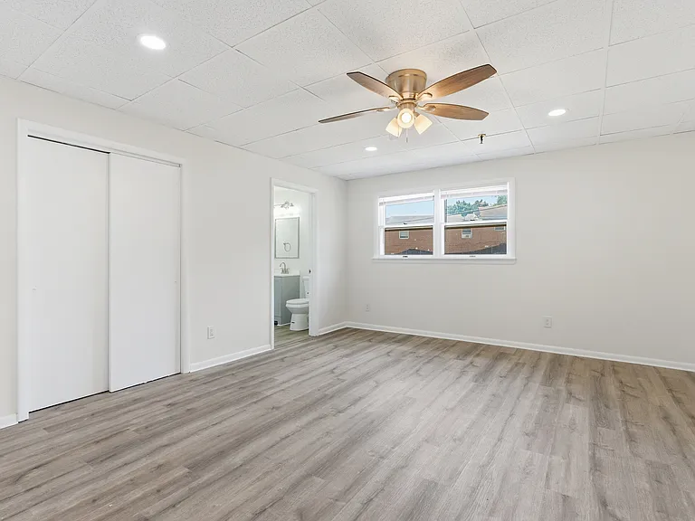 1725 Henry Ave #106 — Photo 6