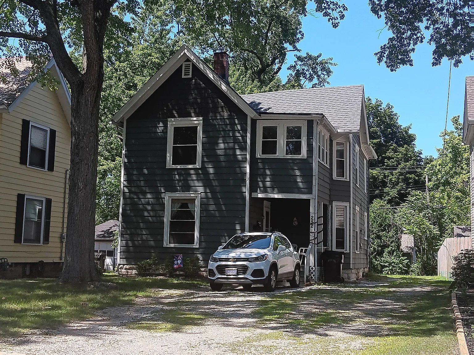 2 bed, $1,000 — Photo 1
