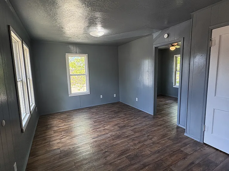 522 S Stonewall St — Photo 3