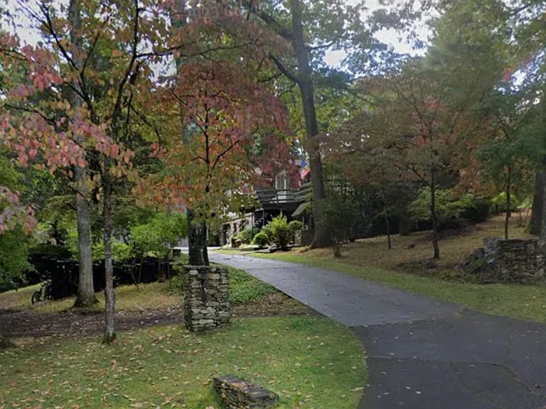 111A Greenwood Acres Dr — Photo 1