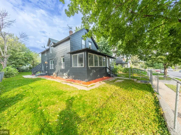 1067 Farrington St, Saint Paul, MN 55117