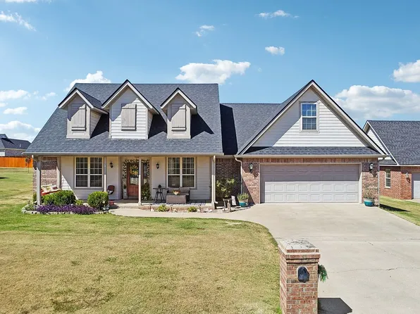 402 Fairway Cir, Grove, OK 74344