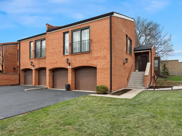 19W206 Prince George Ln Unit 111, Oak Brook, IL 60523