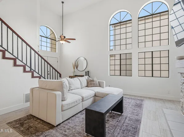 847 Links View Dr, Simi Valley, CA 93065