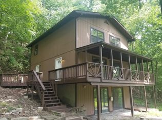 140 Berkshire Ct, Bushkill, PA 18324
