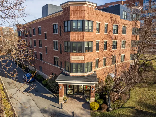 150 Chestnut Hill Ave