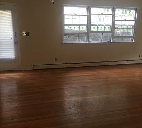 4th image of 37 Park Cir