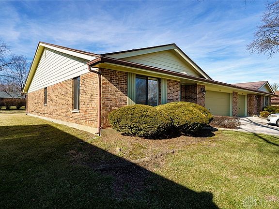 3rd image of 1325-1327 Rosehaven Cir