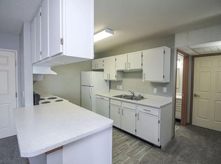 Pinehurst Apartments - New Leasing Incentives!, Sioux Falls, SD 57105