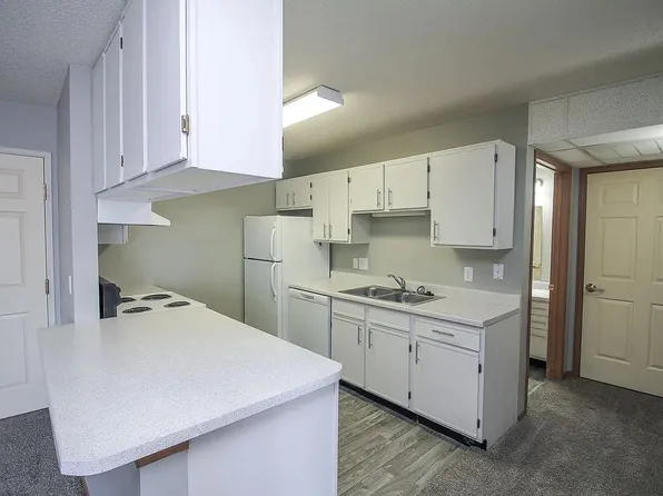 Pinehurst Apartments - New Leasing Incentives!