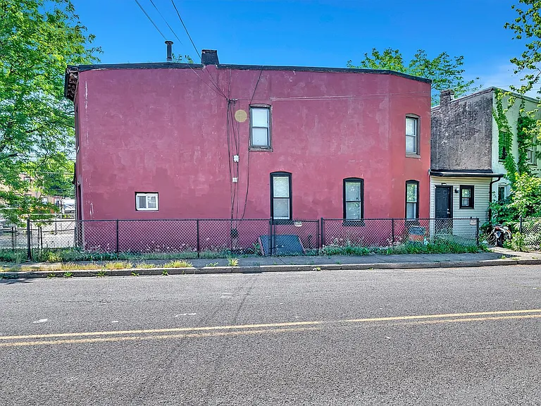 1778 E State St — Photo 15