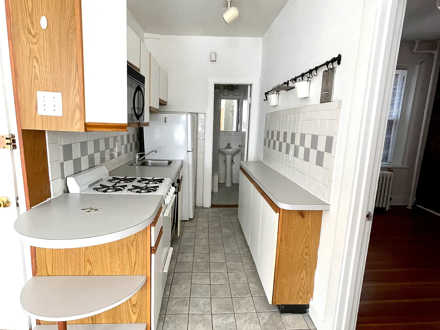 2 bed, $3,300 — Photo 3