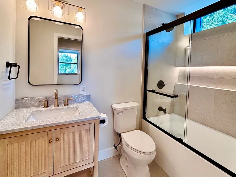 2159 Ash St — Photo 18