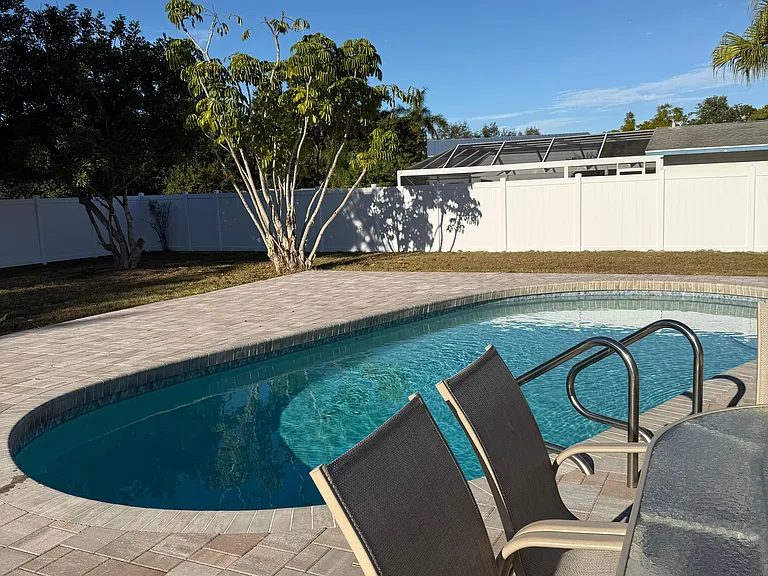 4534 N Lake Dr — Photo 5