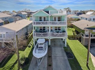 827 Hawthorne Rd, Clear Lake Shores, TX 77565