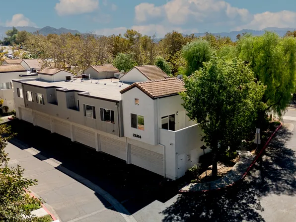 21314 Nandina Ln Unit 204, Santa Clarita, CA 91321
