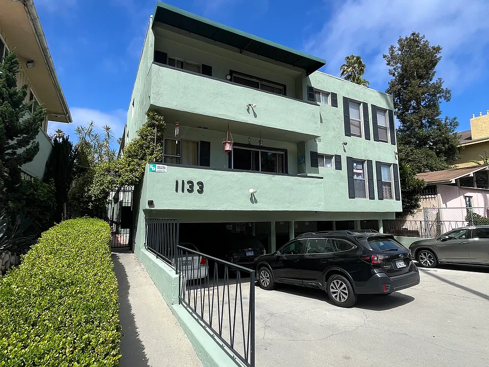 1133 Lincoln Blvd #4