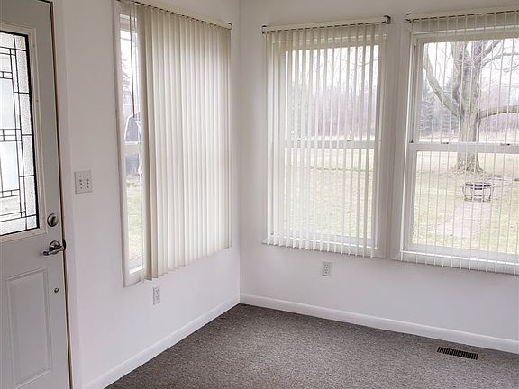 4th image of 1209 Seymour Ave