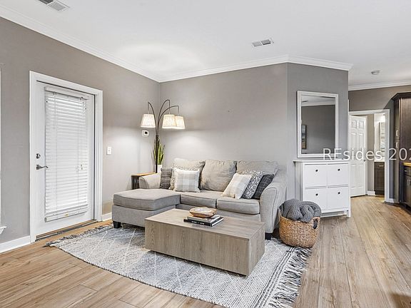 4th image of 380 Marshland Rd APT F23