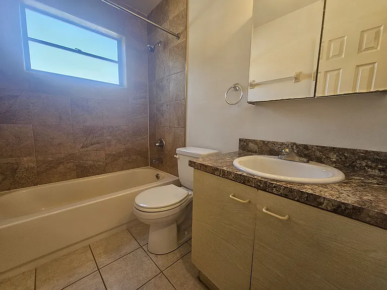660 8th St #115 — Photo 11