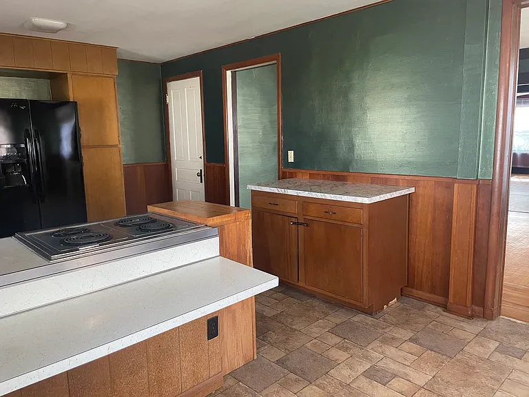 605 S Main St — Photo 3