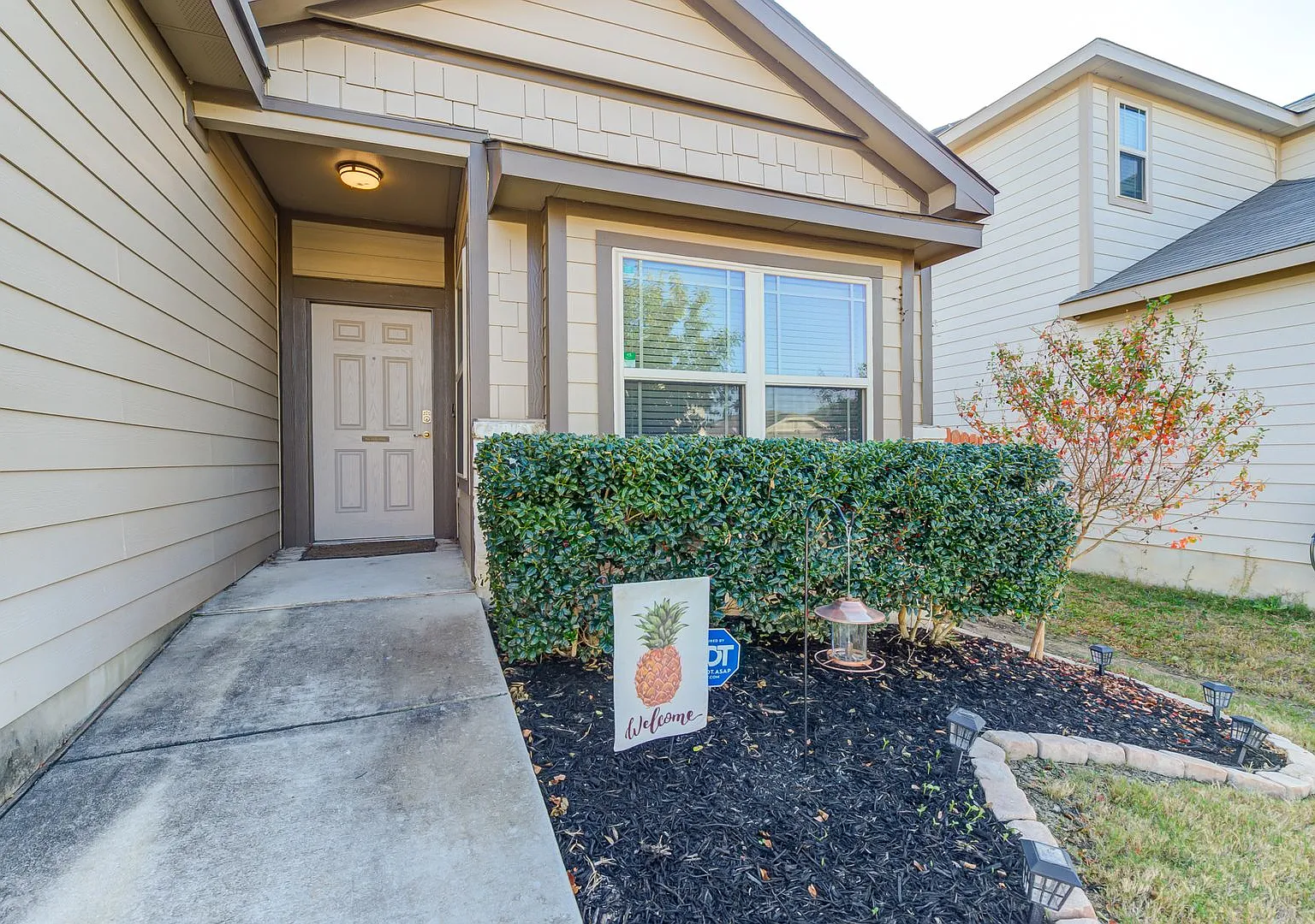New one story rental home in NE San Antonio available for asap move in. — Photo 3