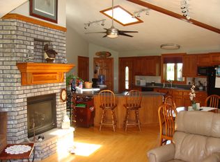 W1863 Purintun Rd, Albany, WI 53502