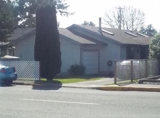 140 NW John St, Waldport, OR 97394