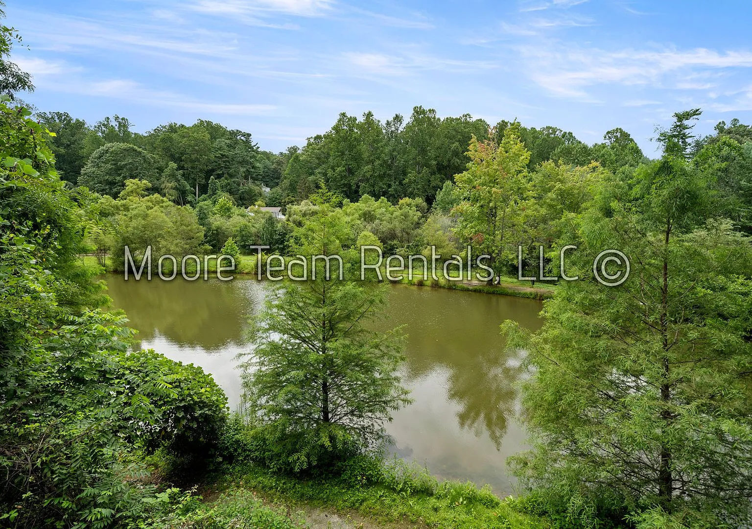 Lake Shore Apts. — Photo 4