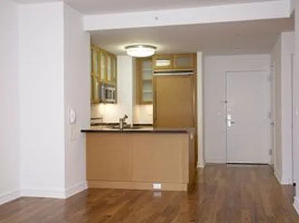 200 West End Avenue image 3 of 11