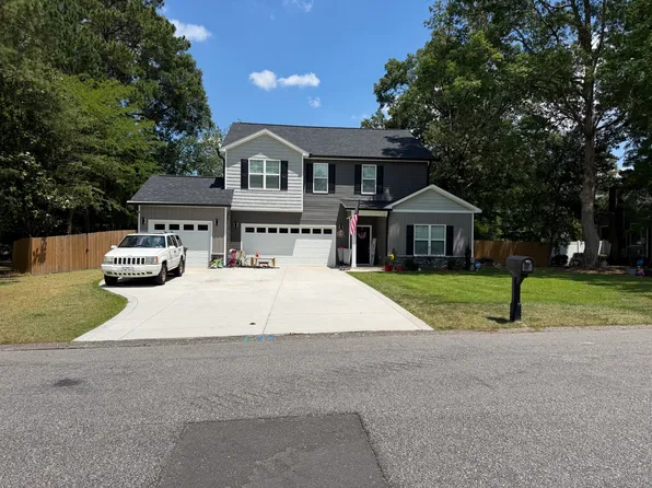331 Lofton Dr, Fayetteville, NC 28311