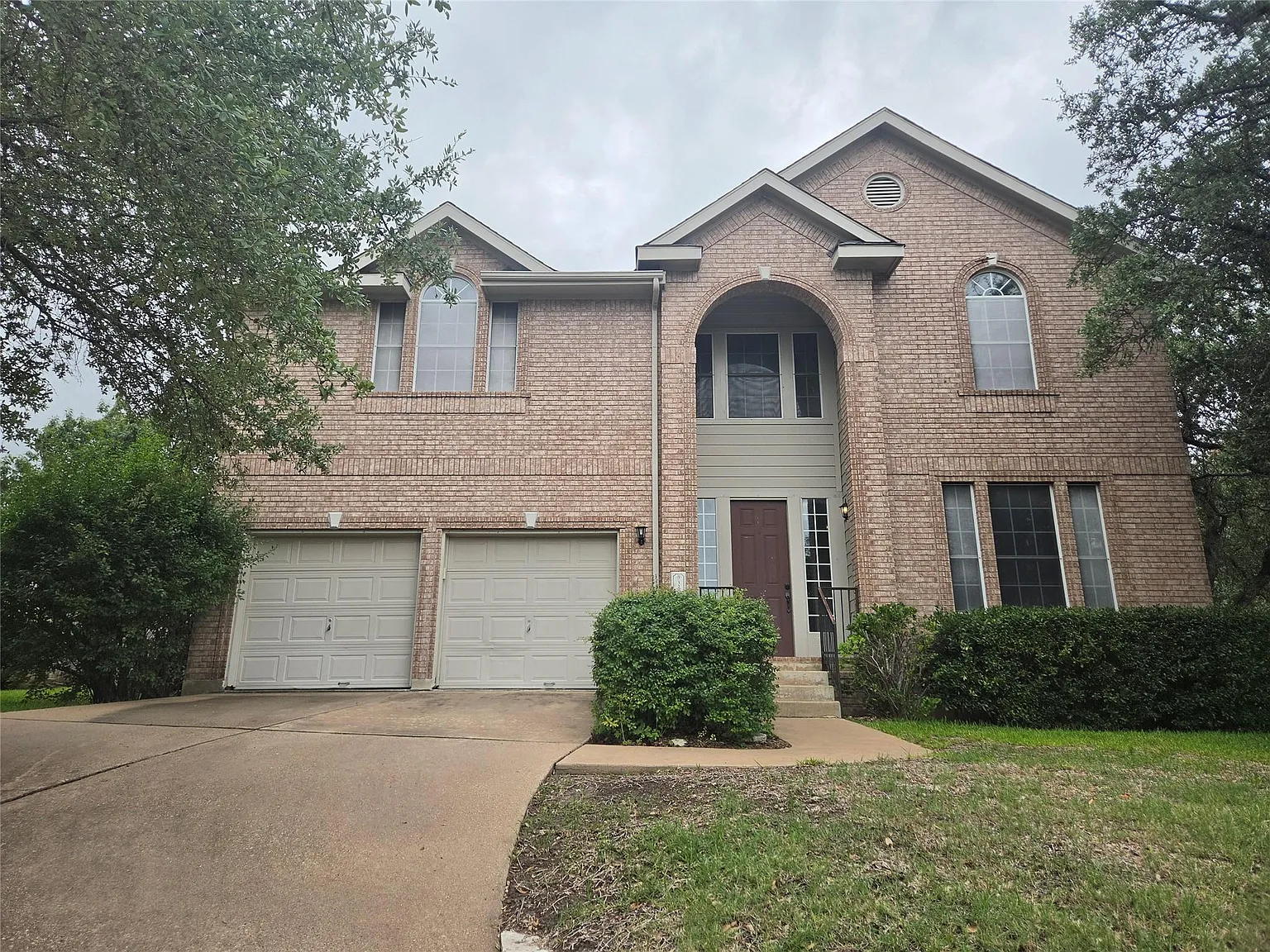 4 bed, 3.0 bath, 2840 sqft, $3,500 — Photo 1
