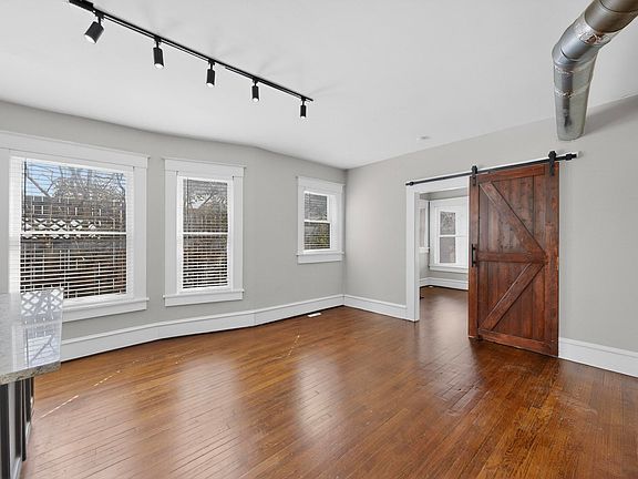 4th image of 1000 N Carroll Ave APT A