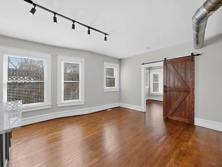 1000 N Carroll Ave — Photo 5