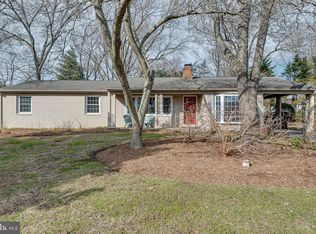 102 Lake View Dr, Annapolis, MD 21403