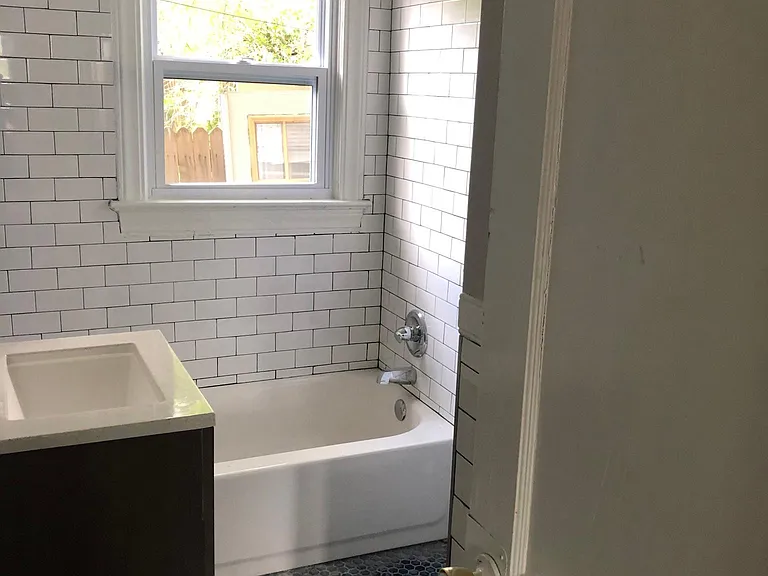 615 S Zunis Ave — Photo 2