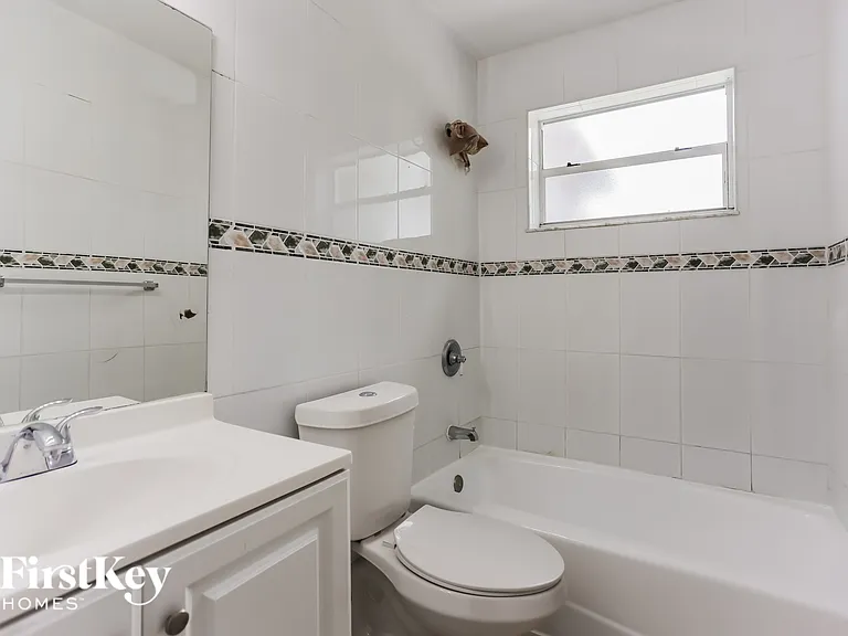 7231 McArthur Pkwy — Photo 13
