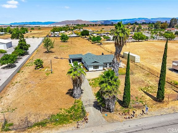 2nd image of 20950 Warren Rd