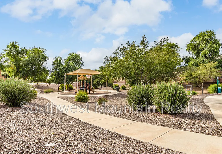 881 E Baylor Ln — Photo 39