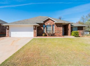 2325 NE 7th St, Moore, OK 73160