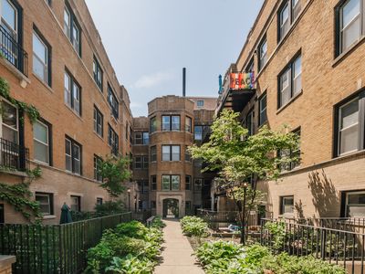 1223 W Greenleaf Ave APT 1N, Chicago, IL, 60626