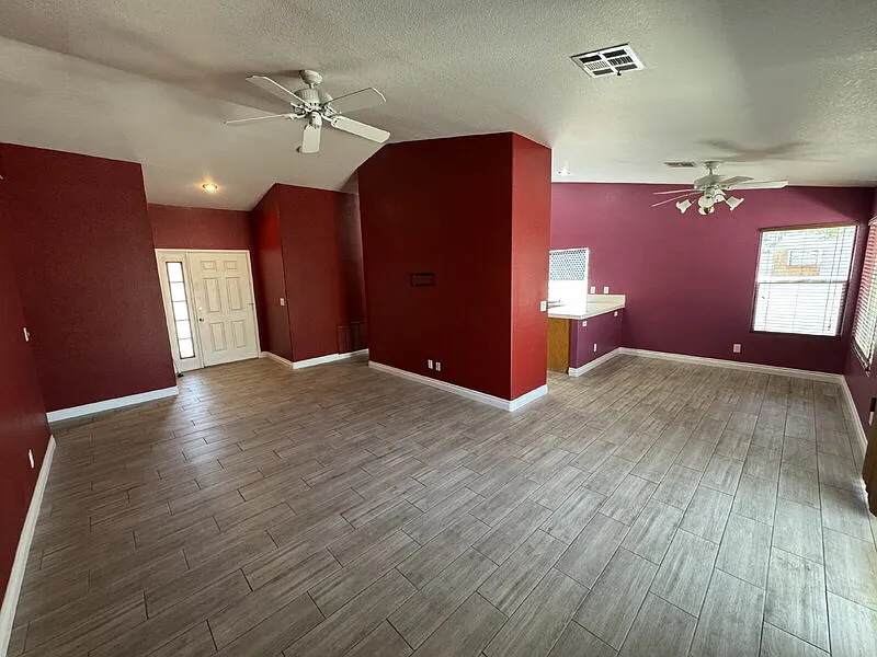 3 bed, 2.0 bath, 1286 sqft, $1,850 — Photo 4
