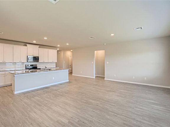 5th image of 2478 Moselle Ln