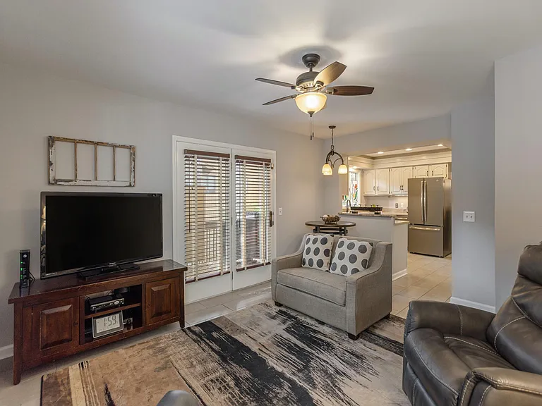 205 N Scarlet Oak Ln — Photo 8