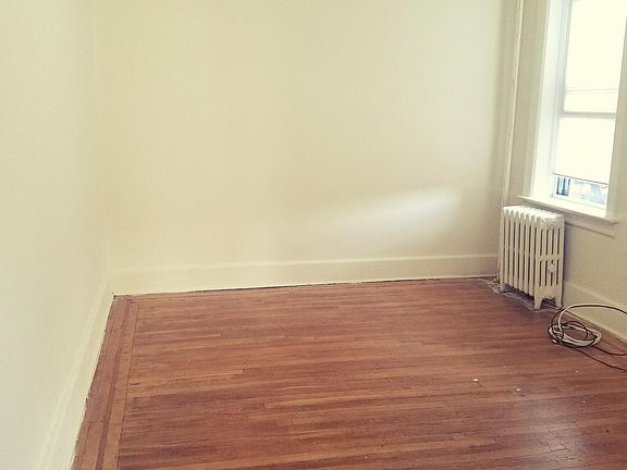 4th image of 80 Lexington Ave APT 2